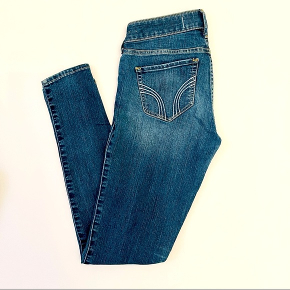 HOLLISTER  Low Rise Medium Wash Skinny Jean - Picture 5 of 7